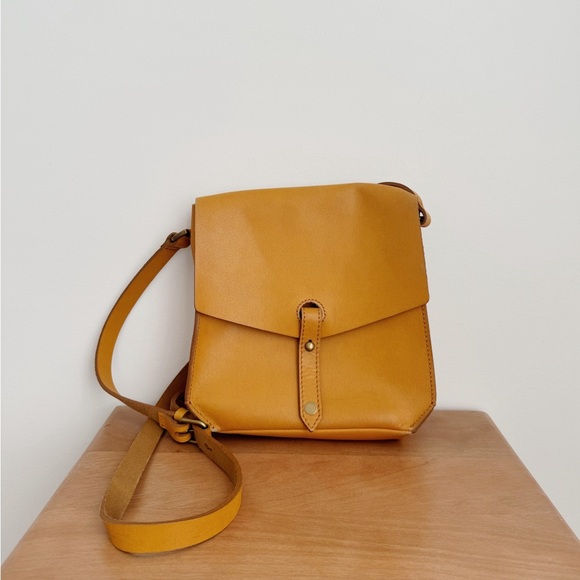 Madewell Brisbane Crossbody Bag - Picture 1 of 14